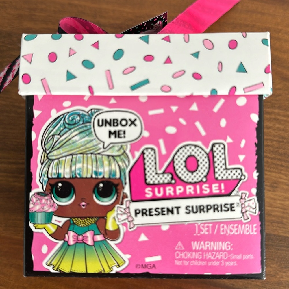 NEW L.O.L. Surprise! Present Surprise